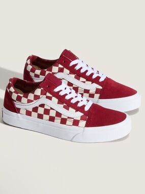 Vans Old Skool sneakers in the red and white checkerboard colorway size 7